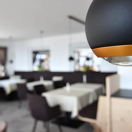 Kristall Hotel 3*